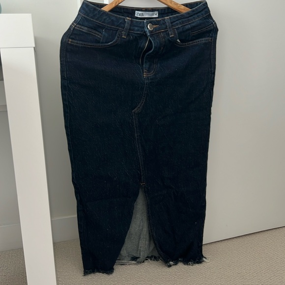 Zara long Jean skirt - Picture 1 of 3